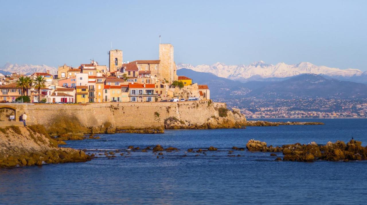 De L'étoile Antibes